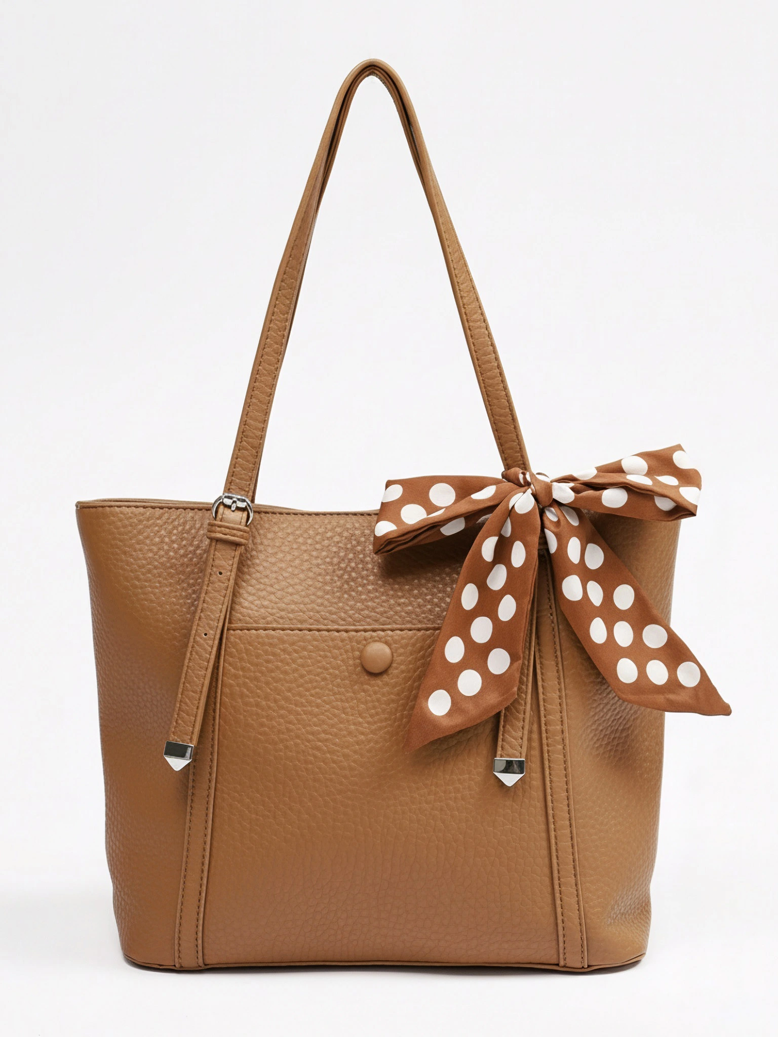 Сумка-тоут с карманом на кнопке и декоративным платком в ассортименте